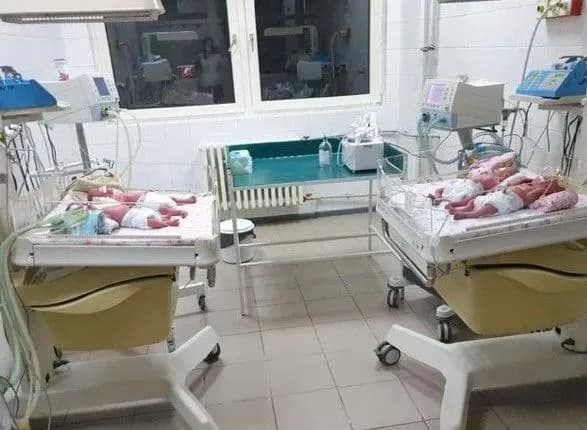 На Закарпатті жінка народила четвірню