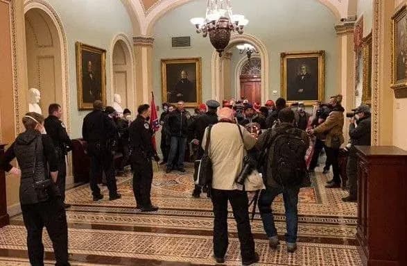 Прихильники Трампа прорвались до Конгресу США