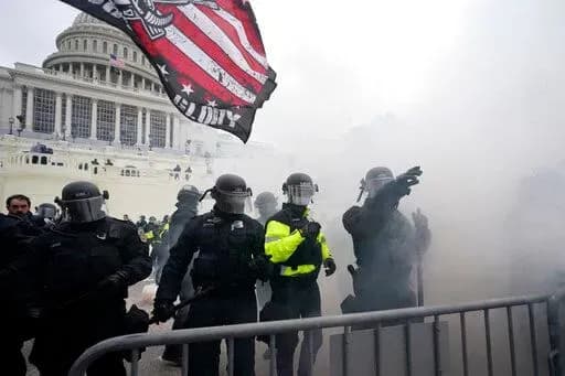 У Вашингтоні понад 50 осіб затримали після введення комендантської години