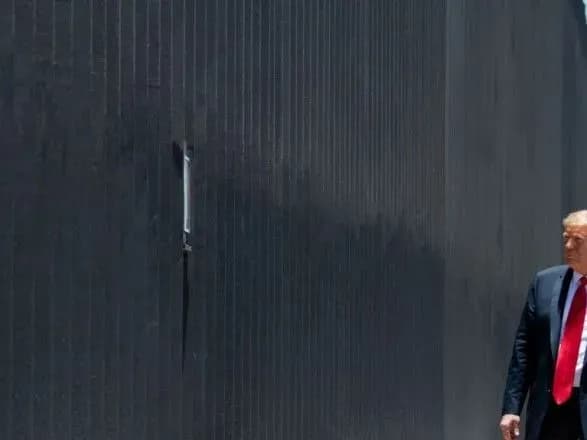 Трамп відвідає кордон з Мексикою, щоб відзначити завершення будівництва стіни