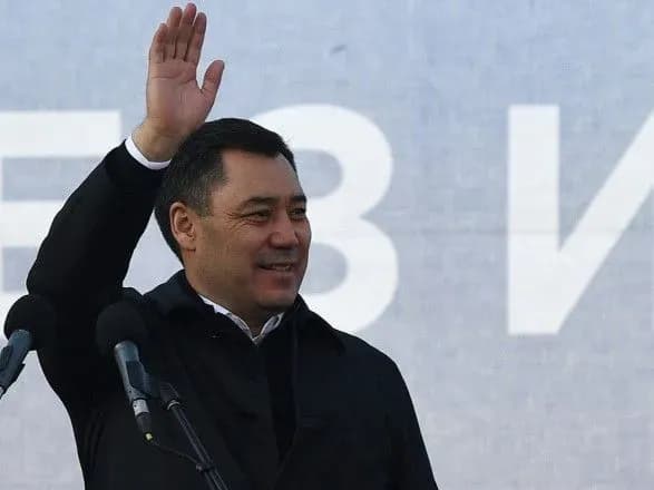 Вибори у Киргизстані: президентське крісло займе людина, що три місяці тому ще сиділа у в'язниці