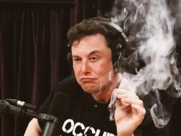 Илон Маск уступил первое место в рейтинге Forbes