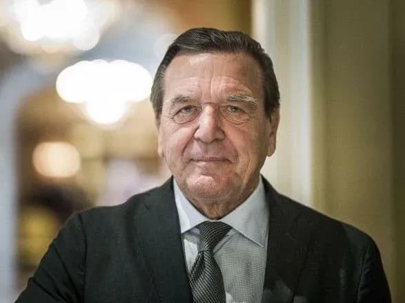 Ексканцлер Німеччини Шредер вперше розкритикував Кремль та визнав анексію Криму "порушенням права"