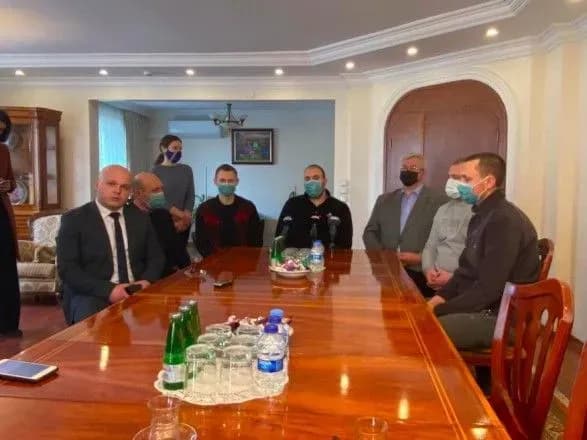 Катастрофа "Арвіна": врятовані українці прибули до Анкари