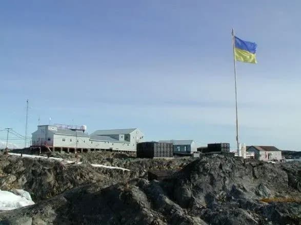 Уряд продовжив дослідження в Антарктиді до 2023 року