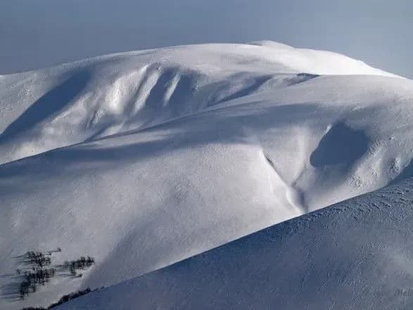 З’їхав з траси та втратив орієнтир: у Карпатах загубився лижник