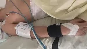 Побитого в Парижі українського юнака планують вивести з коми