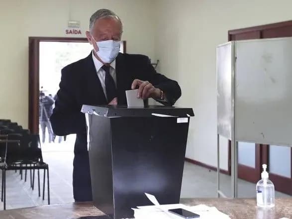 У Португалії переобрали президента
