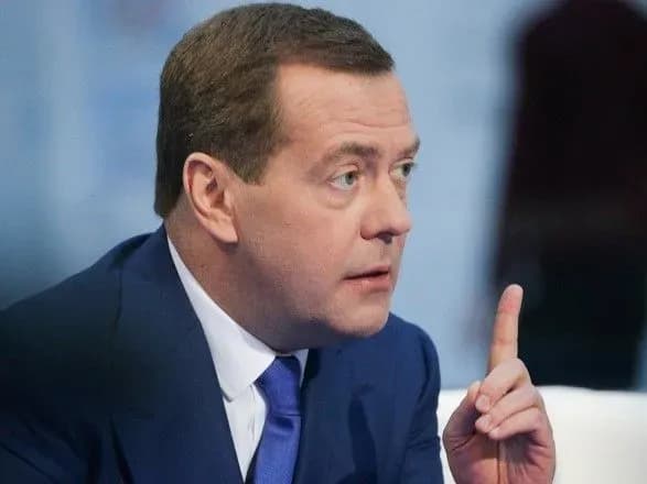 Медведєв заявив, що через умови Японії щодо Курил - "досягнути угоди неможливо"