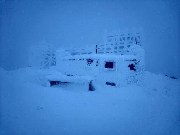 У Карпатах через снігопади загроза сходження лавин