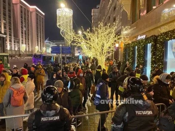 В Москве начались митинги после приговора Навальному, есть задержание