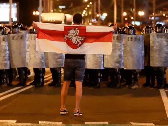 Вслід за NEXTA: Білорусь вимагає екстрадиції чотирьох опозиціонерів із РФ