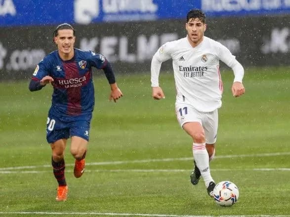 Дубль Варана приніс на останніх хвилинах "Реалу" виграш над "Уескою"