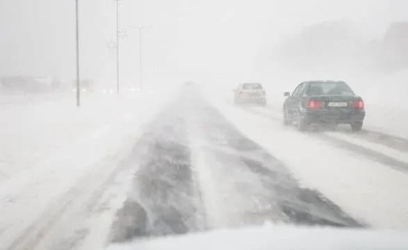 У столиці очікується значний сніг. В’їзд вантажівок до столиці обмежений