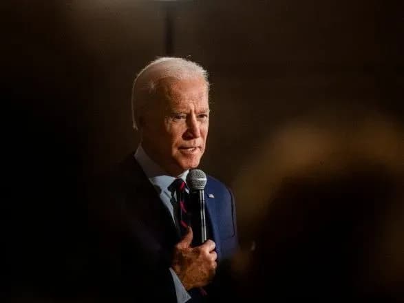 Річниця масового вбивства у школі Паркленд: Байден закликав Конгрес посилити закони про зброю