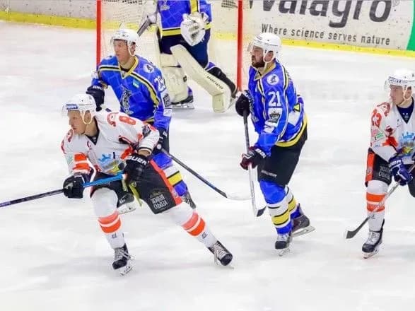 Чинний чемпіон України з хокею продовжив переможну серію в УХЛ