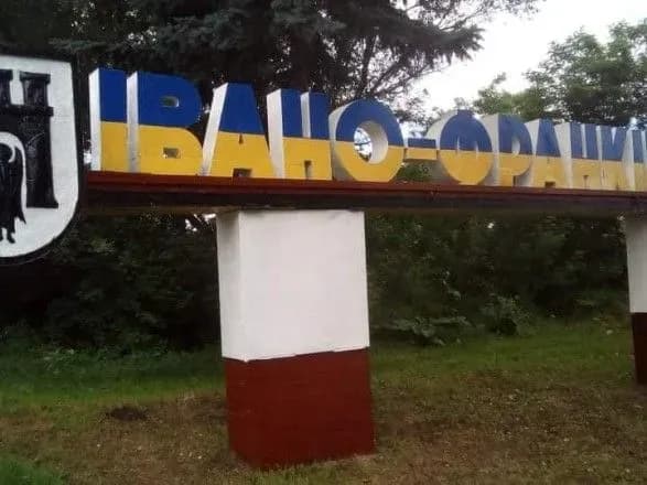 В Івано-Франківську з понеділка запроваджують жорсткий карантин: що зміниться