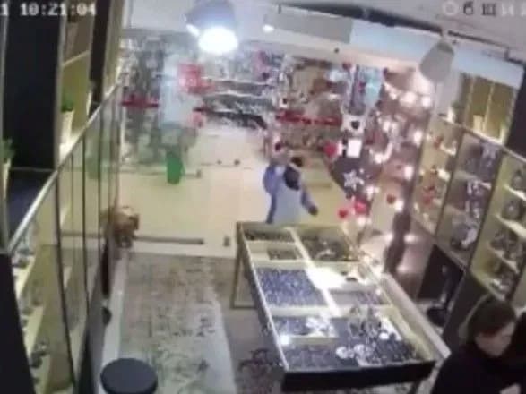 Нападение детей-единорогов на ювелирку в России оказалось сомнительным пиаром, который теперь проверяет полиция