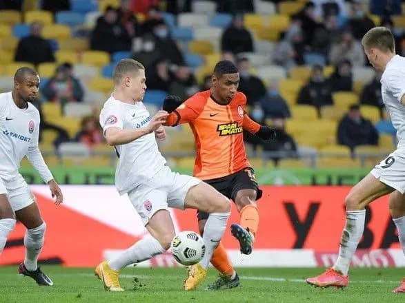 “Зоря” у меншості завдала поразки “Шахтарю”