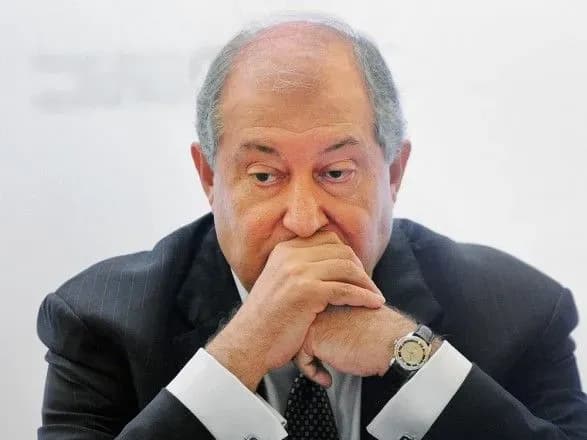 После отказа президента Армении уволить Генштаб - партия Пашиняна не исключает его импичмент