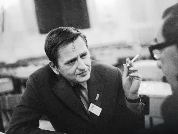 В Швеции призвали возобновить расследование убийства премьера Улофа Пальме, ранее продолжавшееся 34 года