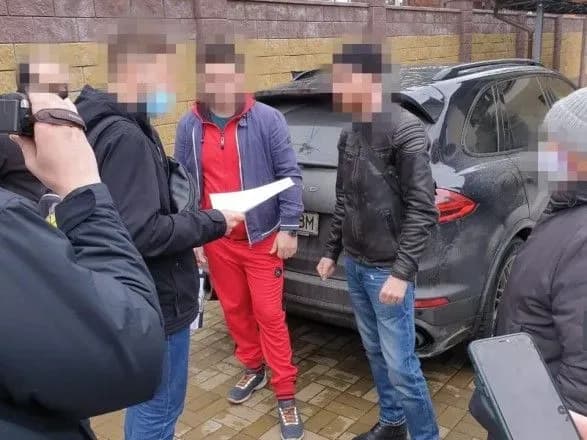 З України намагались вивезти старовинну зброю та монети на майже мільйон доларів