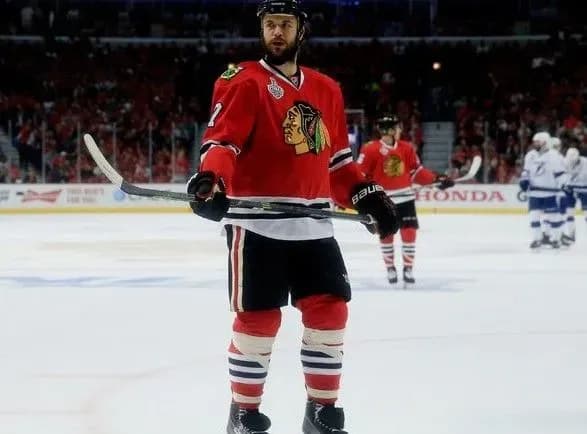 Олімпійський чемпіон оголосив про завершення хокейної кар'єри