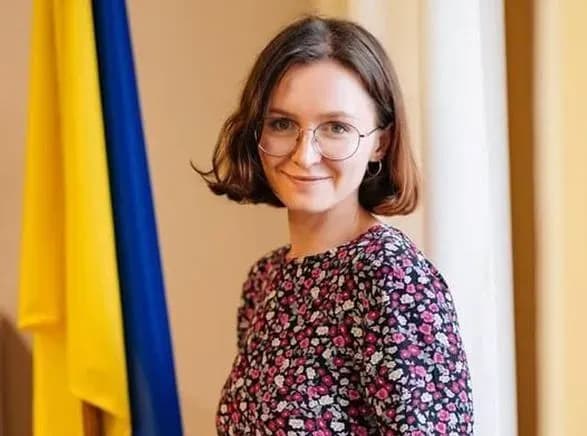 Помічниця голови ЦВК звільнилася після хвилі обурення її дописом у соцмережі про несправний вібратор