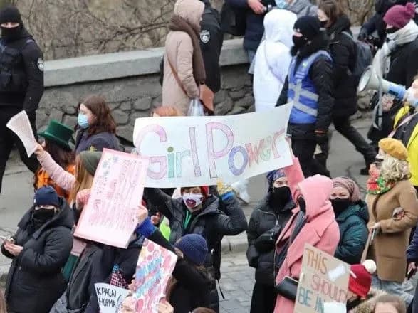 Марш жінок у Києві пройшов без порушень – поліція