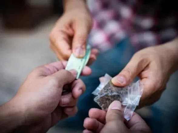 Вербували українців для роботи наркокур'єрами в РФ: під суд піде банда з 11 осіб