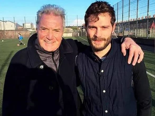 Батько зірки "50 відтінків сірого" помер від COVID-19