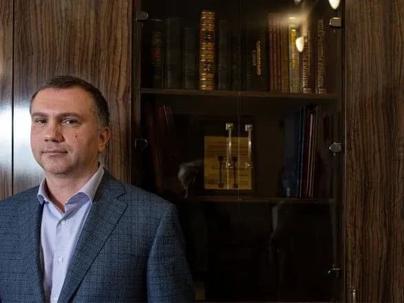 Суд призупинив провадження щодо голови ОАСК Вовка на час його розшуку