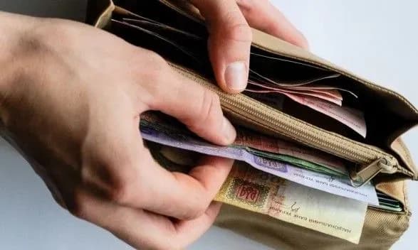 Зеленський заявив, що місцева влада має запровадити виплати через введення жорсткого карантину