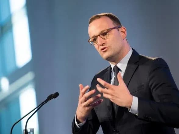 Глава МОЗ Німеччини заявив, що у Європі мало вакцин щоб зупинити третю хвилю COVID-19