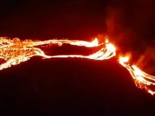 В Исландии началось мощное извержение вулкана
