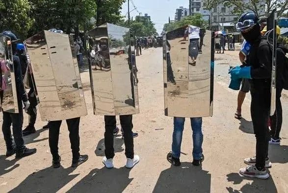 М'янма: протести не вщухають, вже понад 250 демонстрантів вбито