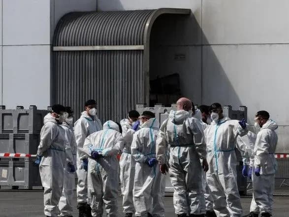 Пандемія: рівень інфікувань COVID-19 у Німеччині сягнув критичної позначки