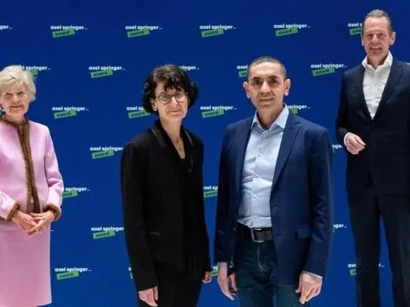 Засновники BioNTech: людство візьме пандемію COVID-19 під контроль лише вакцинацією