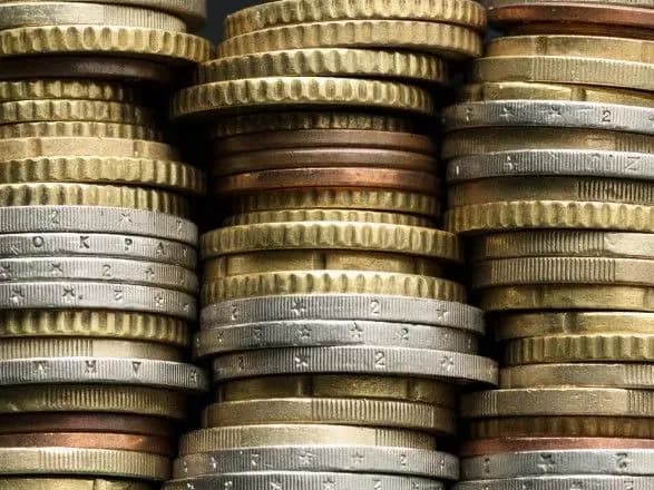 Росіянин сплатив податковий борг монетами в двох ящиках вагою в 22 кілограми