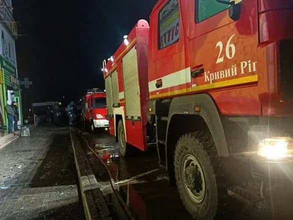 У Кривому Розі горів торгівельний комплекс: знищено меблі, продукцію та техніку магазинів