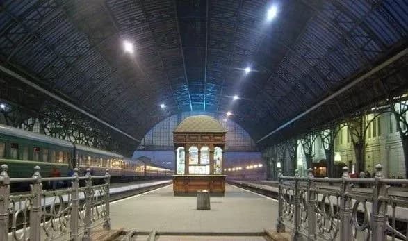 У Львові з вокзалу евакуювали 300 людей через загрозу вибуху