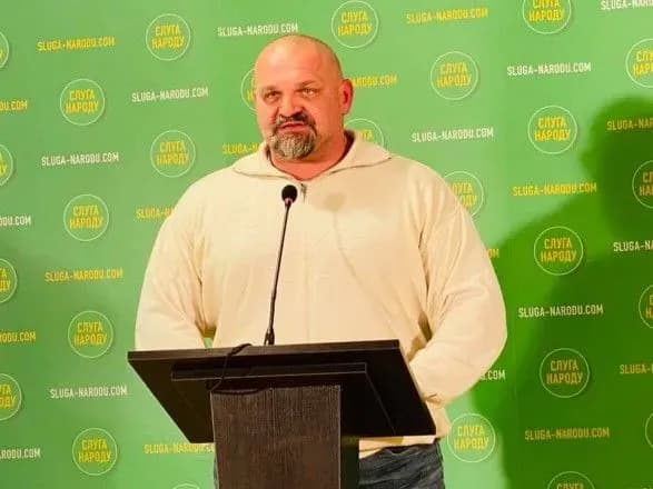 Попри масові порушення, Вірастюк продовжує лідирувати на довиборах в Раду – Корнієнко