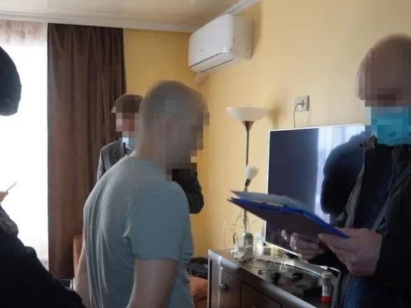 Розробив один із найбільших у світі фішингових сервісів для атак на банки за кордоном: хакеру повідомили підозру