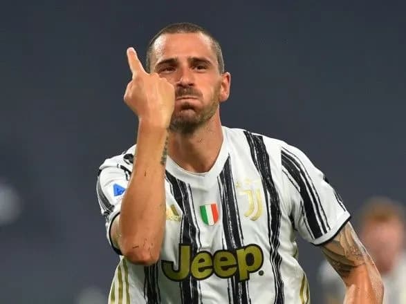 Двоє футболістів "Ювентуса" заразилися коронавірусом