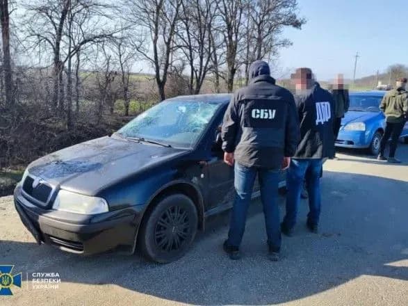 Вимагав "відкат" з підрядника: на Запоріжжі затримала на хабарі екскерівника місцевої прокуратури