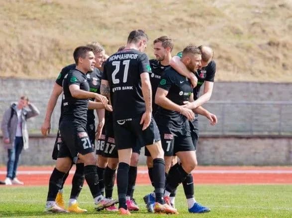 Футбол: лідер Першої ліги здобув восьму перемогу поспіль