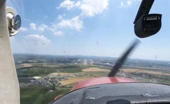 В Еквадорі шестеро людей загинули під час аварії літака