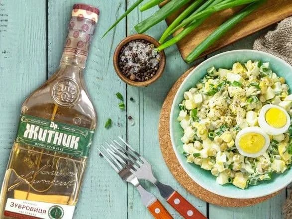 Усе більше українців віддають перевагу першій крафтовій горілці "Др.Житник"