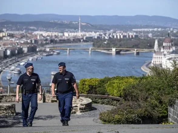 Угорщина послабляє локдаун попри невтішні цифри щодо COVID-19