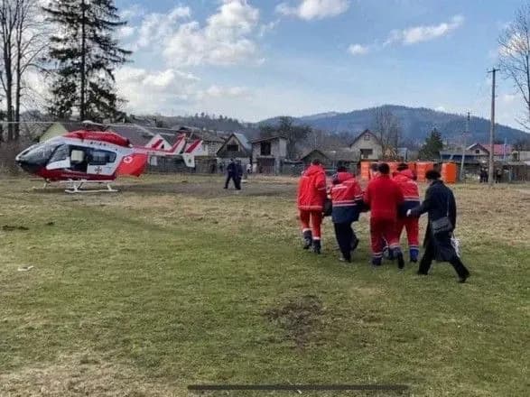 В Україні вперше з 90-х років здійснили планову аеромедичну евакуацію хворого - МВС